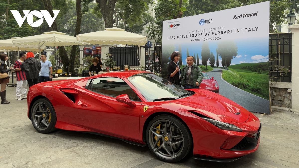 du khach trai nghiem lai sieu xe ferrari khi toi italy hinh anh 1