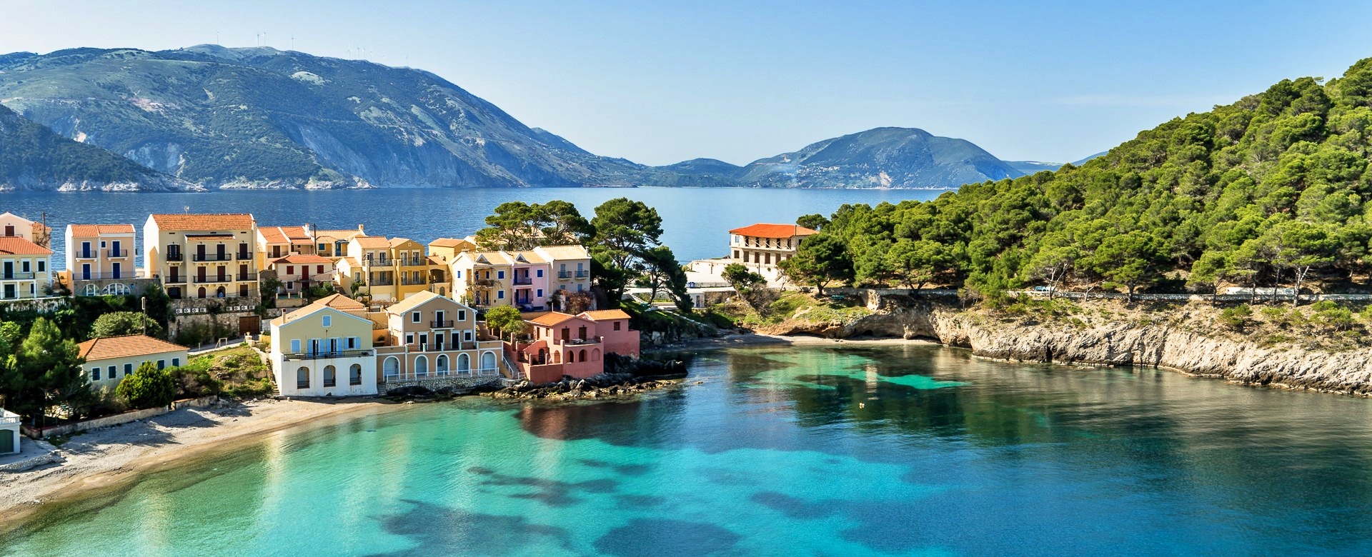 kefalonia-1734491265939504921631 Top 10 điểm đến du lịch được tìm kiếm ‘săn lùng’ nhiều nhất trên Google - Ảnh 2.