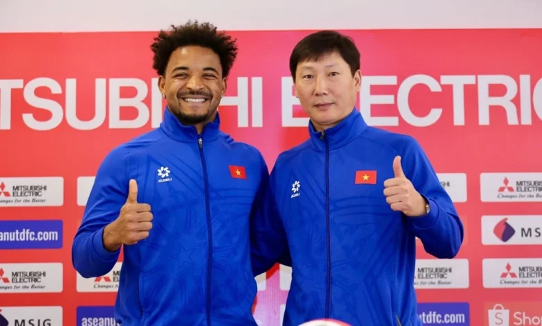 HLV Kim Sang-sik nói ngắn gọn về Xuân Son 1 kim son