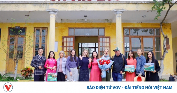 nganh du lich tinh quang binh don khach tren tau hoa 5 sao sjourney dung o quang binh