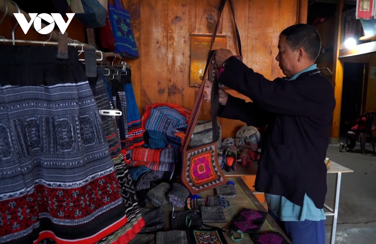 sa pa sang tao san pham du lich tu nghe thu cong truyen thong hinh anh 1
