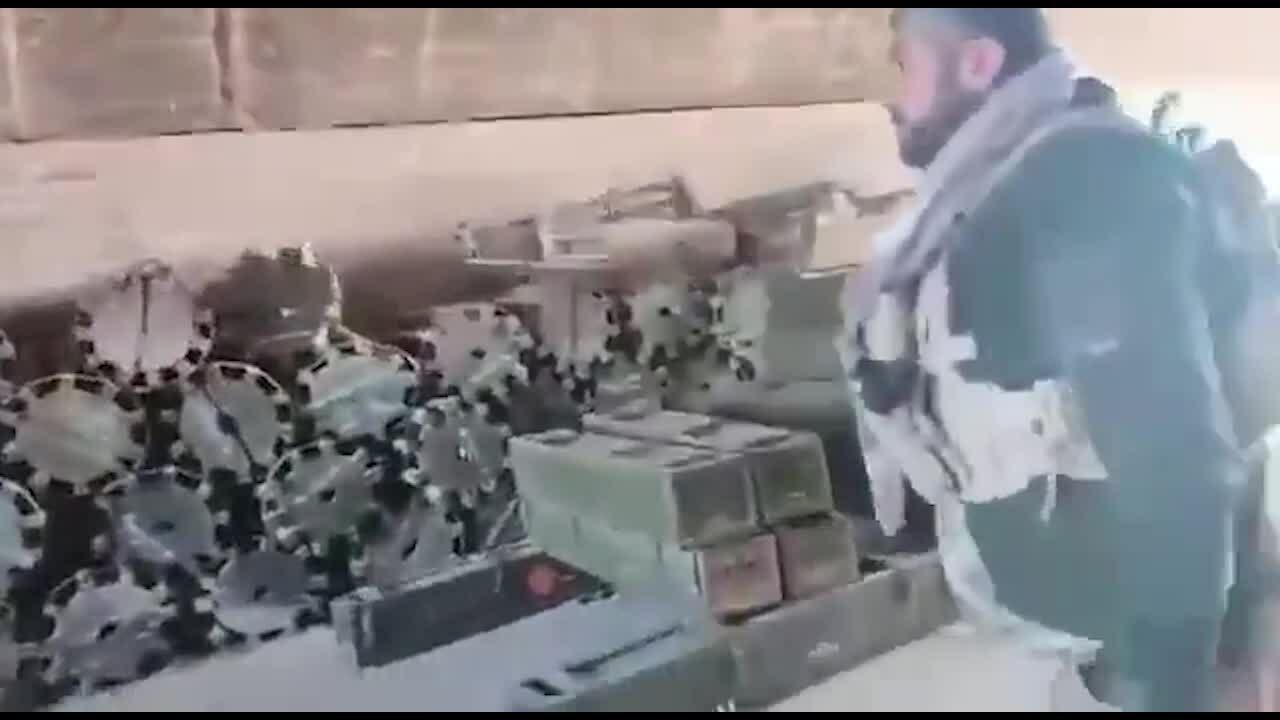 Phiến quân 'tịch thu' loạt khí tài Nga của Syria