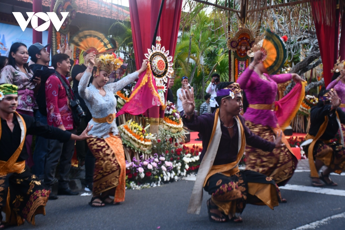 indonesia phat trien mo hinh du lich moi de can bang luong khach toi bali hinh anh 1