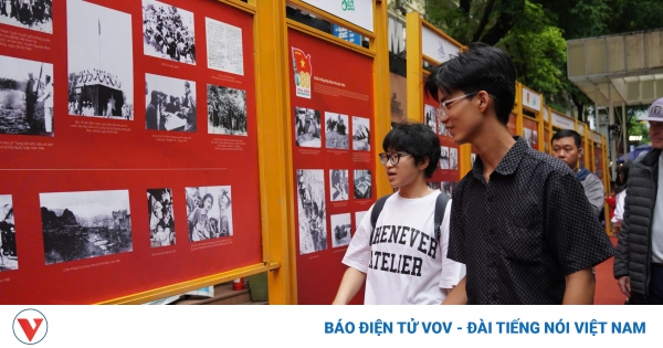 Tuần lễ sách và hoạt động kỷ niệm 80 năm ngày thành lập Quân đội Nhân dân Việt Nam 1 trien lam jpeg