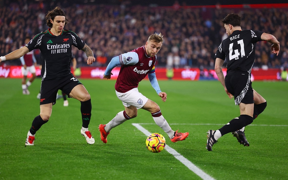 ket qua ngoai hang anh hom nay 1 12 thang dam west ham, arsenal chiem ngoi nhi bang hinh anh 15