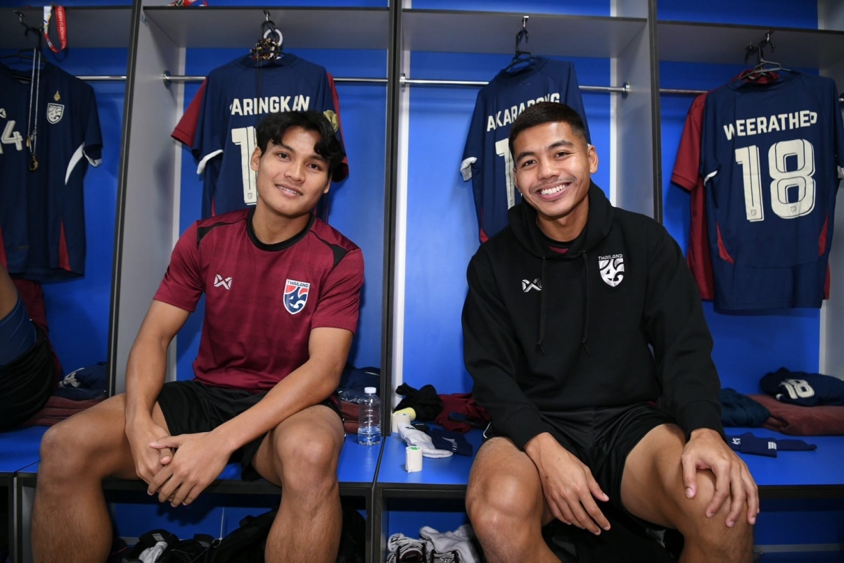 thủ môn malaysia tặng quà , thái lan thắng trận thứ 2 ở asean cup 2024 hình ảnh 7 thu mon malaysia tang qua , thai lan thang tran thu 2 o asean cup 2024 hinh anh 7