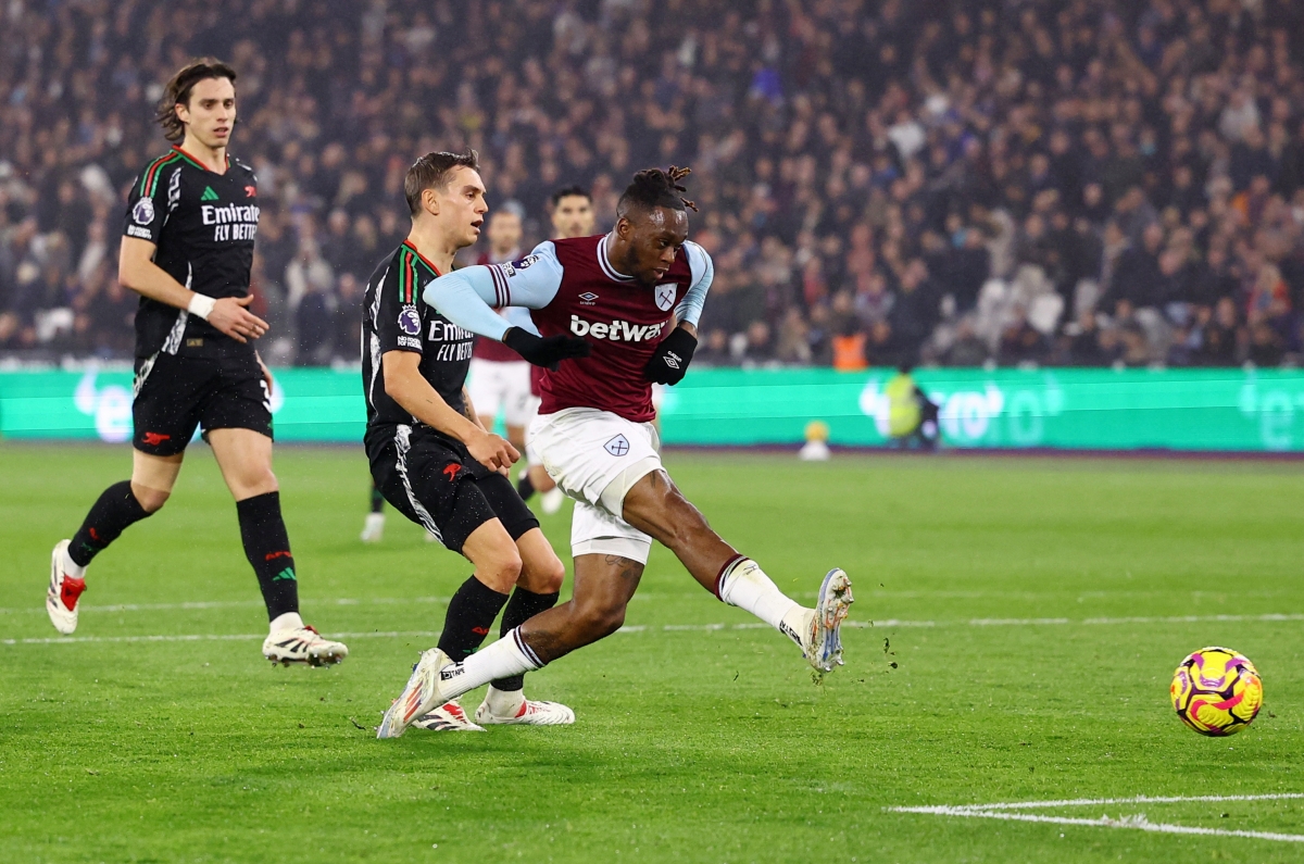 ket qua ngoai hang anh hom nay 1 12 thang dam west ham, arsenal chiem ngoi nhi bang hinh anh 19