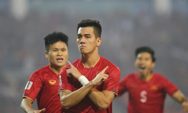 Tuyển Việt Nam nguy cơ vắng 5 ngôi sao trận gặp Philippines 1 tuyen viet nam tien linh tuan hai khien hlv troussier hai long 436