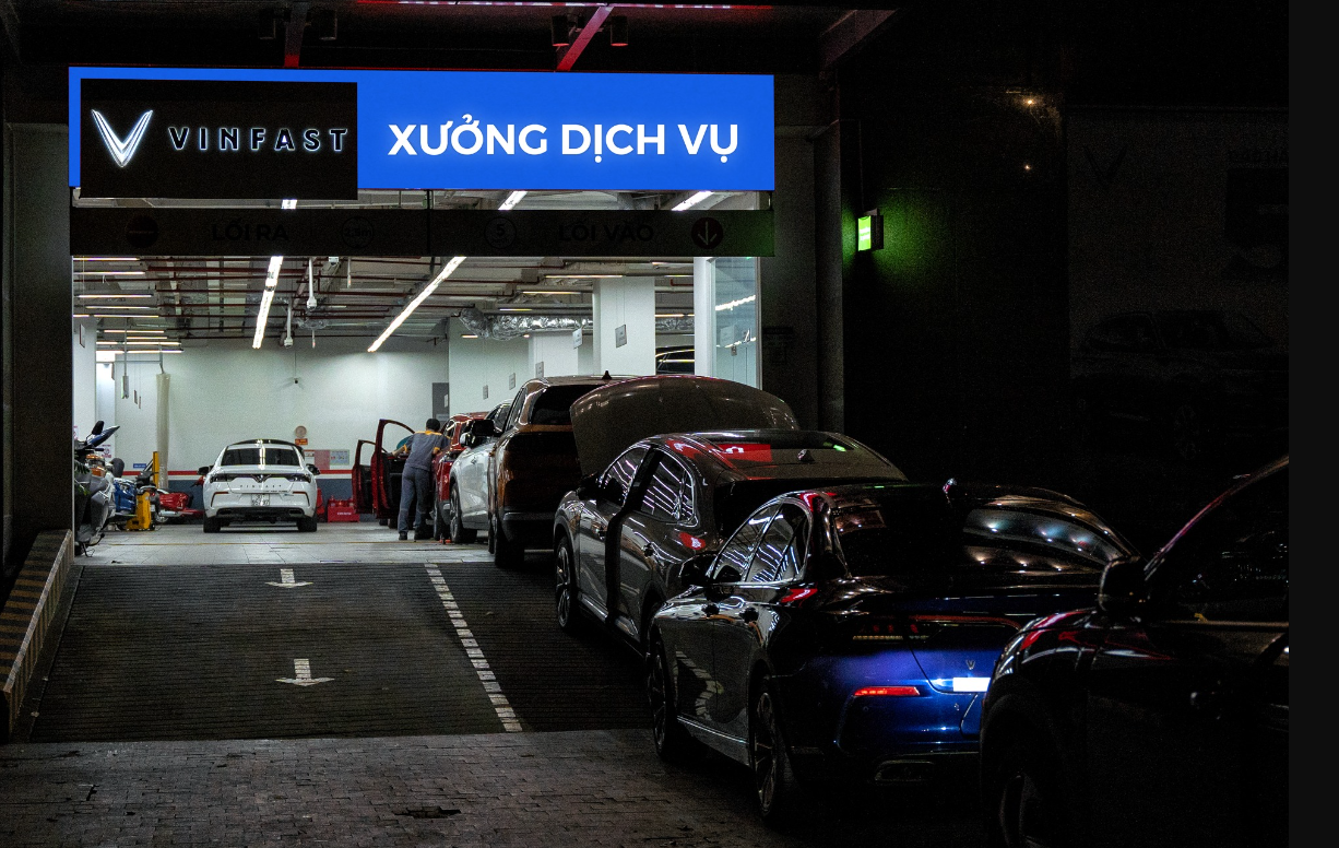 xuong-dv-vinfast-17334566978151407246469 VinFast sở hữu nhiều xưởng dịch vụ xe và robot lắp ráp hàng đầu - Ảnh 2.