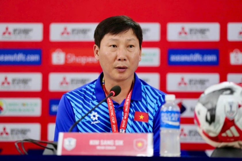 HLV Kim Sang Sik hài lòng với trận thắng Lào ở trận ra quân AFF Cup 2024.