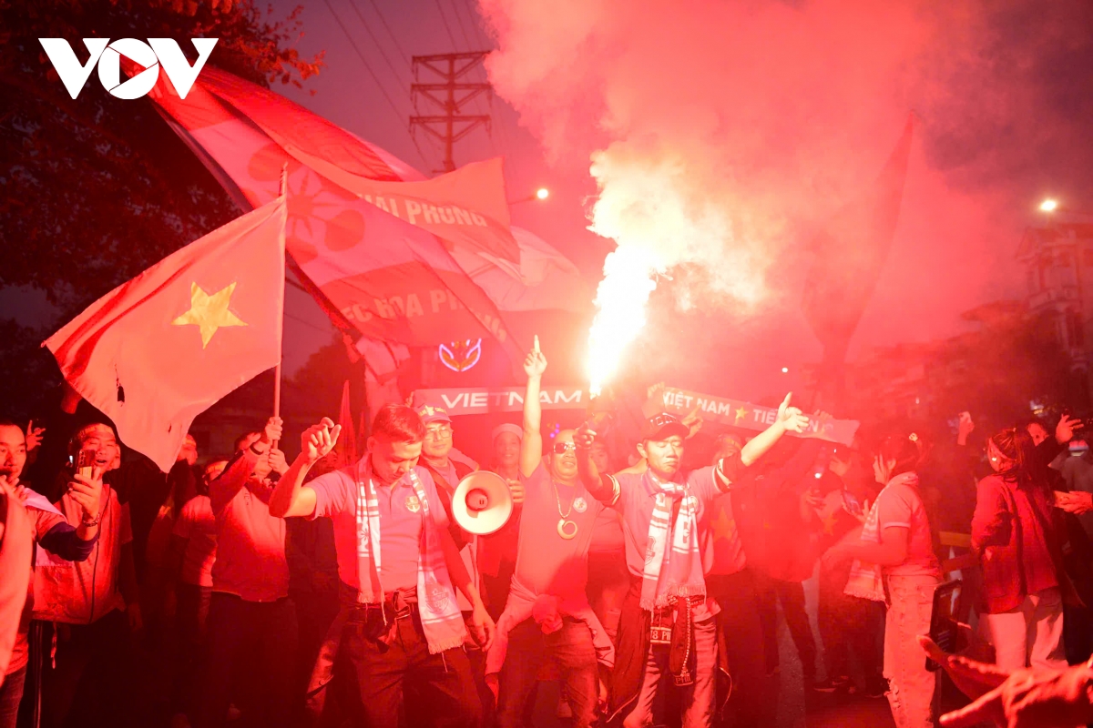 truc tiep Dt viet nam 0 - 0 Dt thai lan san viet tri mo hoi hinh anh 1