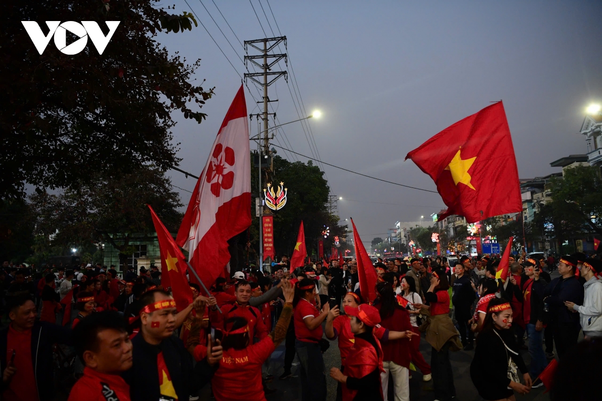 truc tiep Dt viet nam 0 - 0 Dt thai lan san viet tri mo hoi hinh anh 3