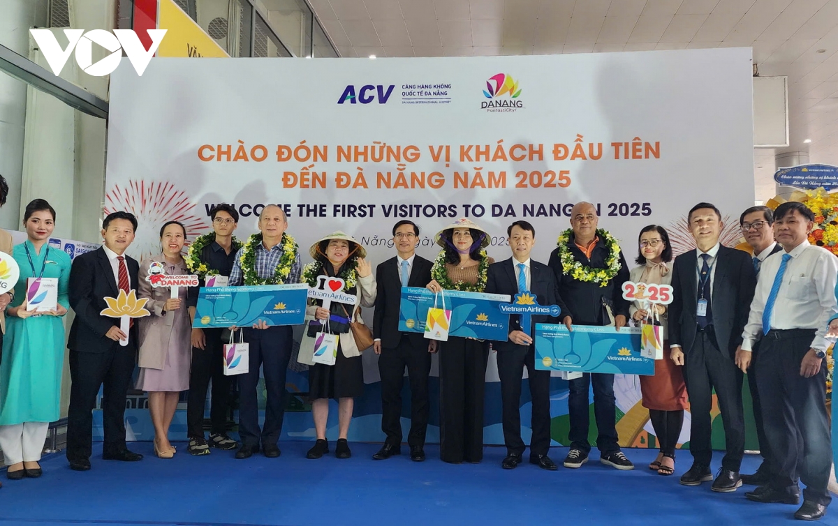 125 chuyen bay den Da nang trong ngay dau nam moi 2025 hinh anh 1