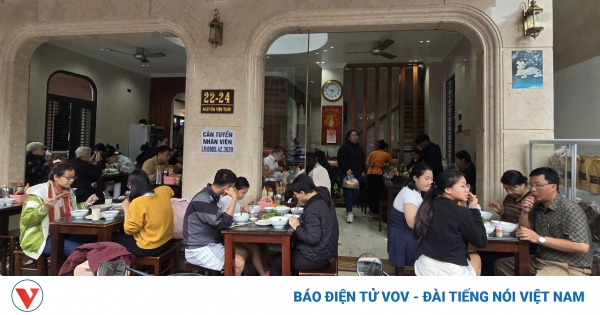 Phở khô Gia Lai hút khách ngày đầu năm 1 dong dao nguoi dan o thanh pho pleiku di an pho kho vao sang nay